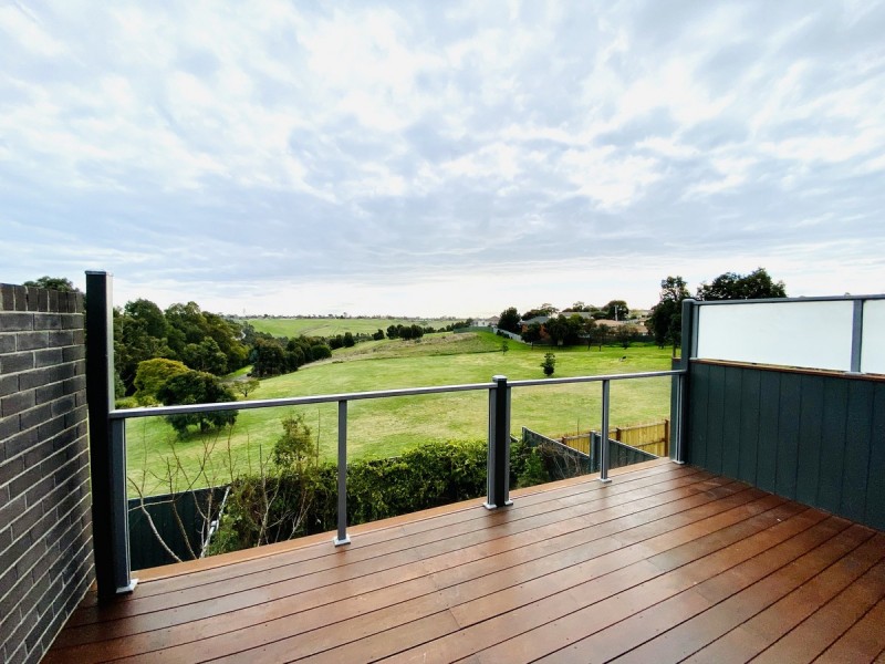 9A Freeland Grove, Jacana VIC 3047