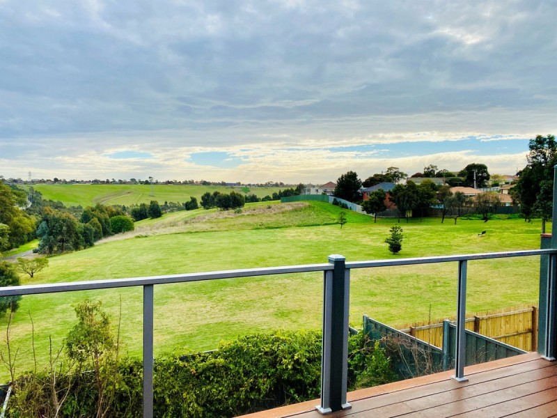 9A Freeland Grove, Jacana VIC 3047