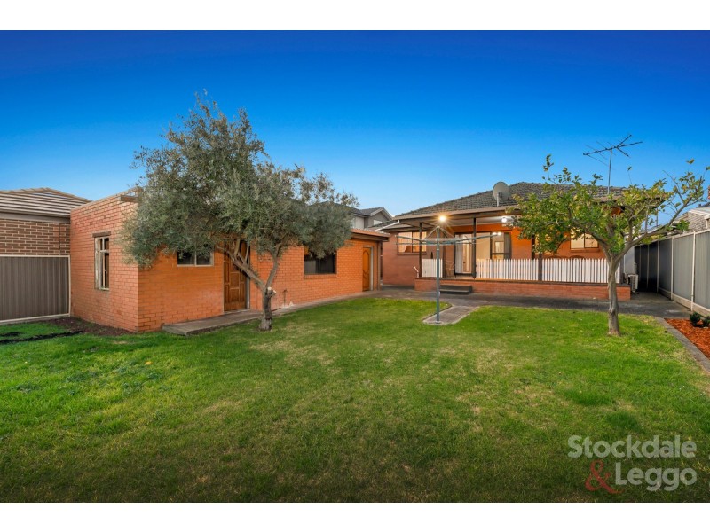 15 Apsley Street, Glenroy VIC 3046