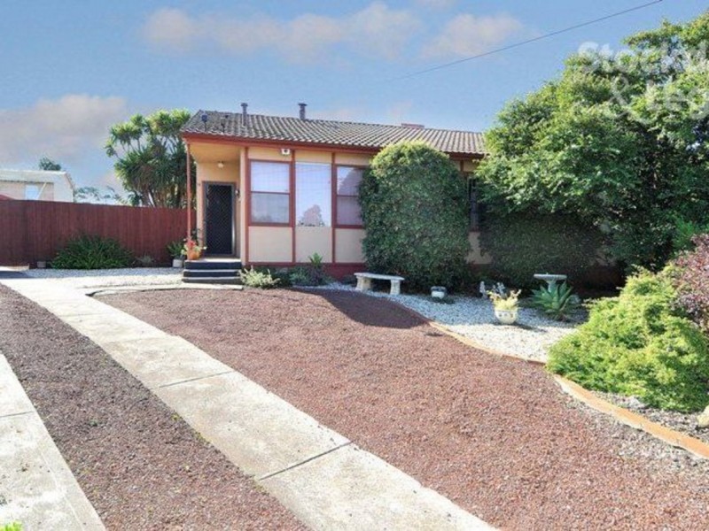 11 Ouyen Court, Dallas VIC 3047