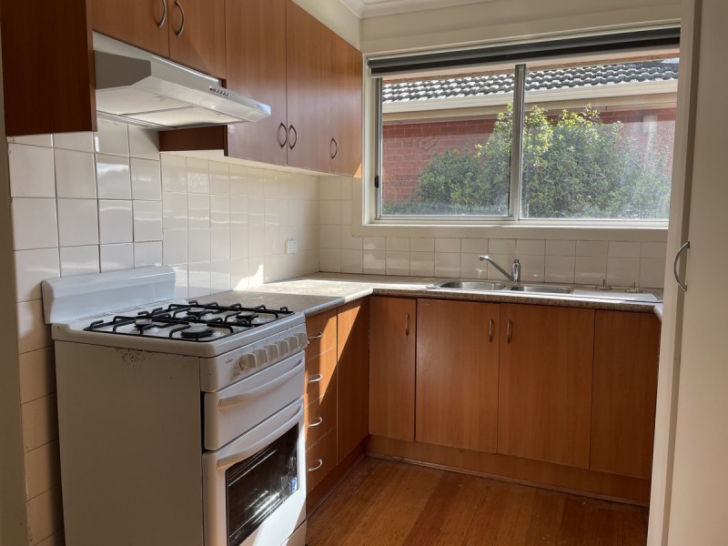 2/11 Logan Street, Glenroy VIC 3046