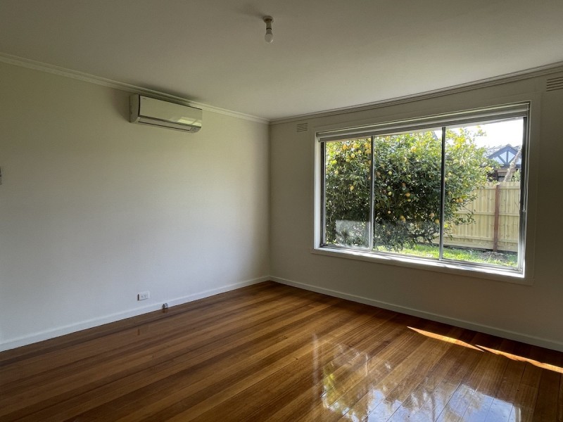 2/11 Logan Street, Glenroy VIC 3046