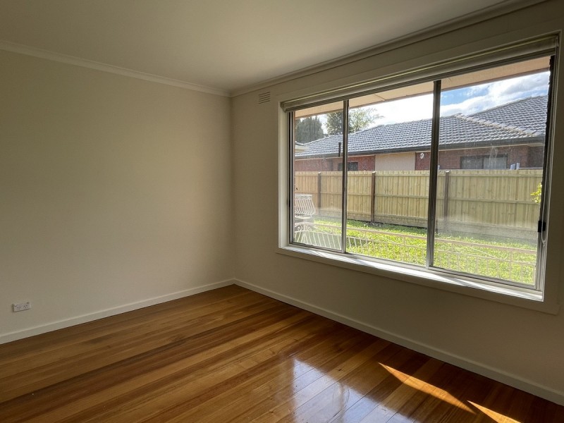 2/11 Logan Street, Glenroy VIC 3046
