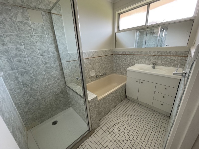 2/11 Logan Street, Glenroy VIC 3046