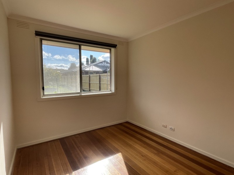 2/11 Logan Street, Glenroy VIC 3046