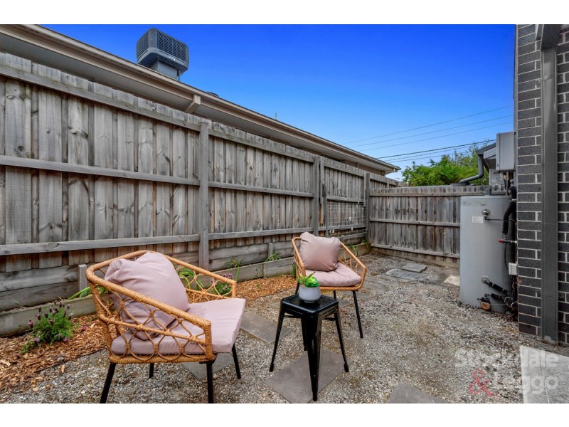 2/1 Regent Street, Hadfield VIC 3046