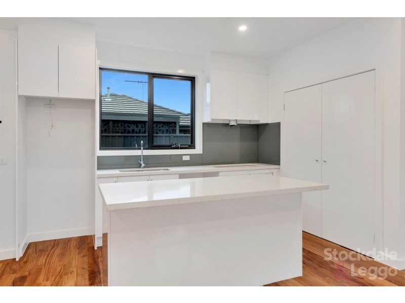 2/73 Hubert Avenue, Glenroy VIC 3046