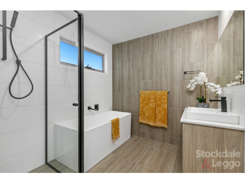 3/10 John Street, Oak Park VIC 3046