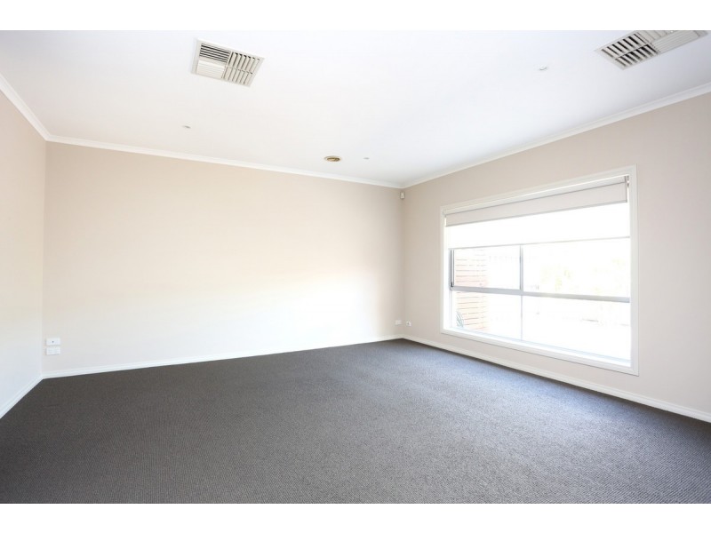 41 Watt Avenue, Oak Park VIC 3046