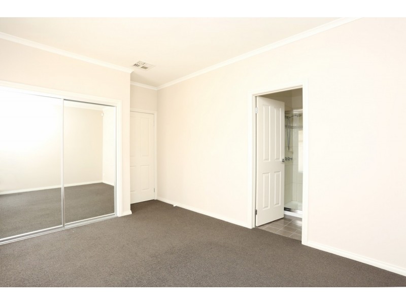 41 Watt Avenue, Oak Park VIC 3046