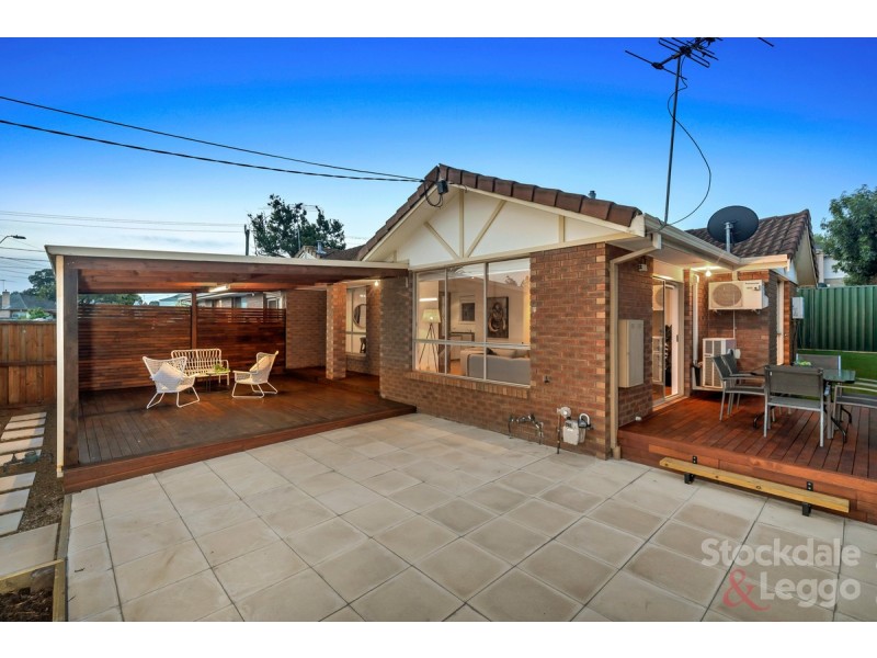 2/42 Winifred Street, Oak Park VIC 3046