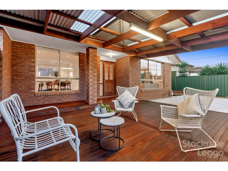 2/42 Winifred Street, Oak Park VIC 3046