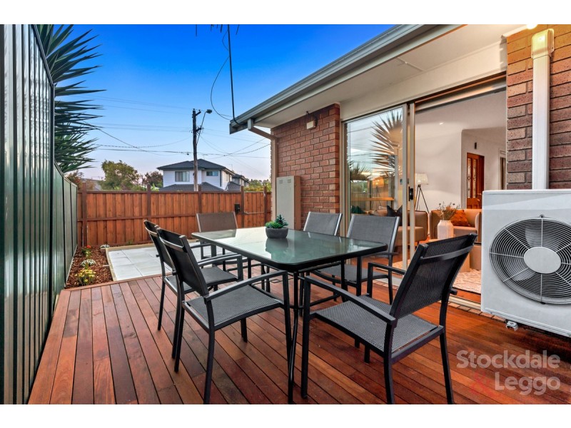 2/42 Winifred Street, Oak Park VIC 3046