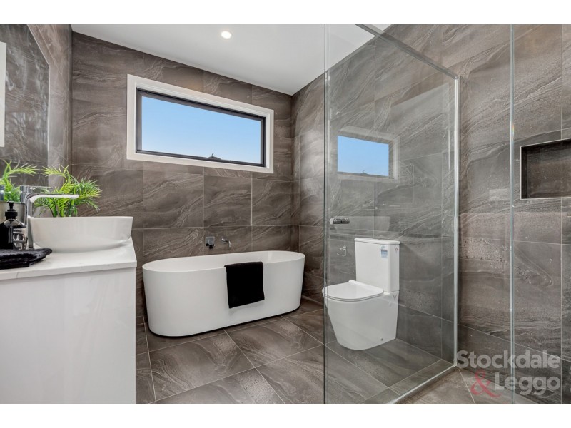 2/62 Belair Avenue, Glenroy VIC 3046