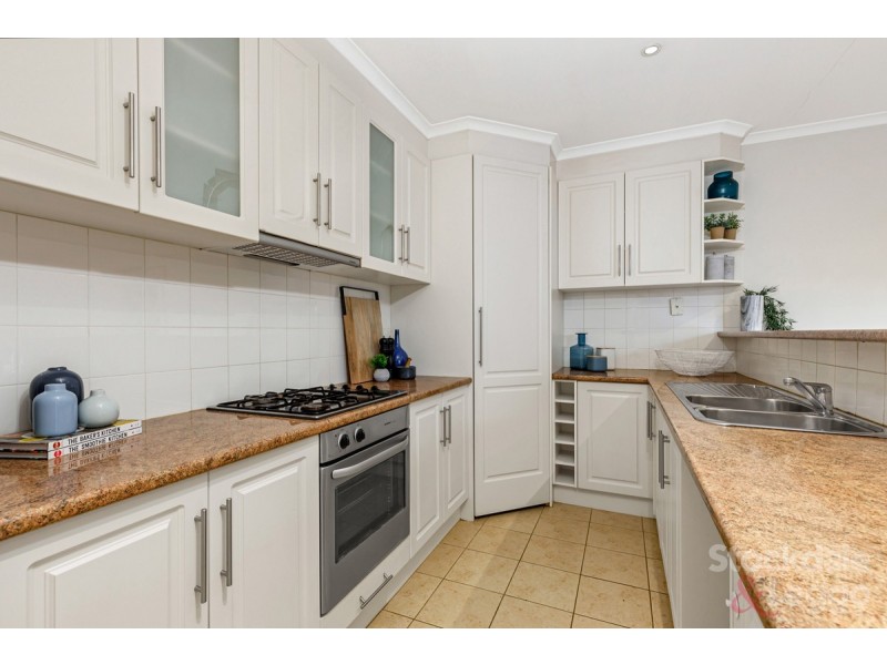 2B Anselm Grove, Glenroy VIC 3046