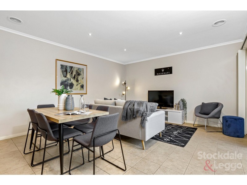 2B Anselm Grove, Glenroy VIC 3046