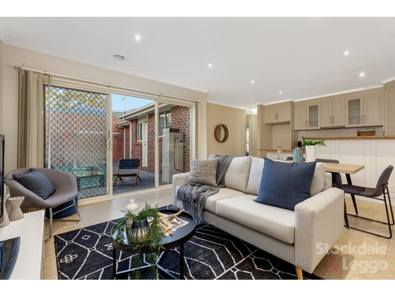 2B Anselm Grove, Glenroy VIC 3046