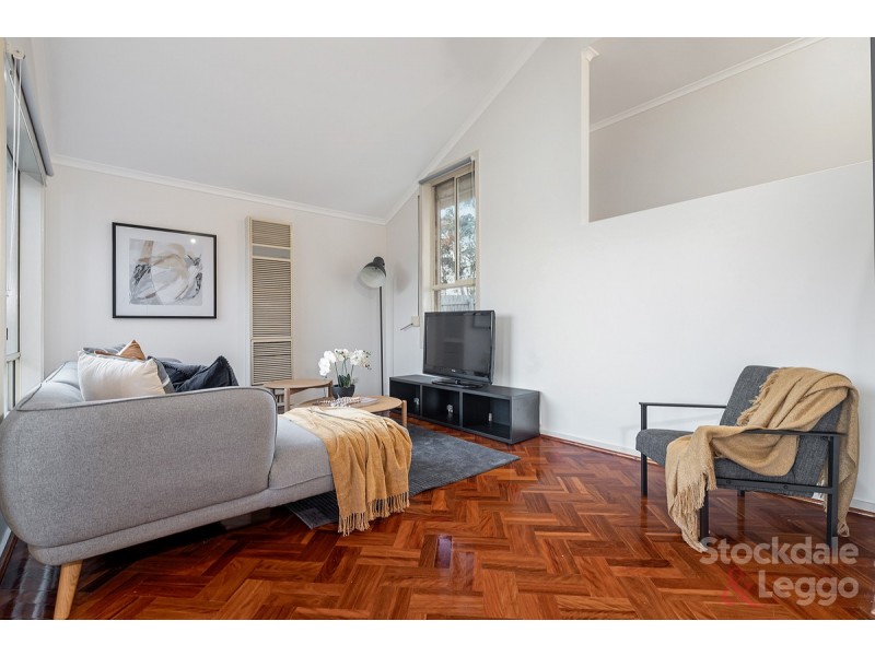 43 Cassinia Crescent, Meadow Heights VIC 3048