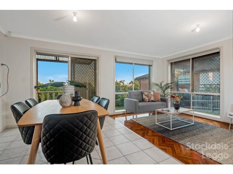 43 Cassinia Crescent, Meadow Heights VIC 3048