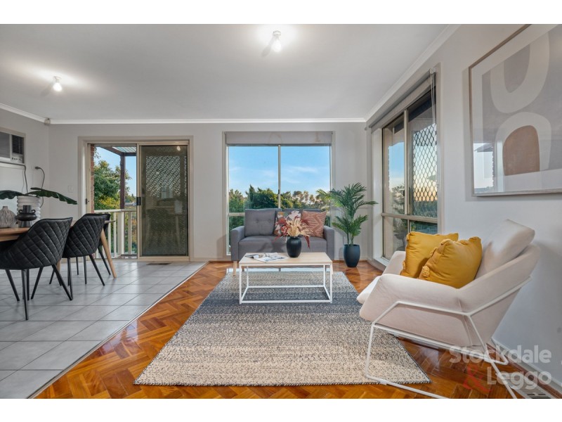 43 Cassinia Crescent, Meadow Heights VIC 3048