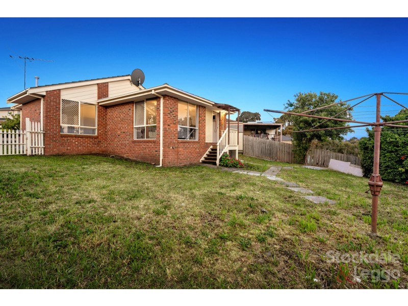 43 Cassinia Crescent, Meadow Heights VIC 3048