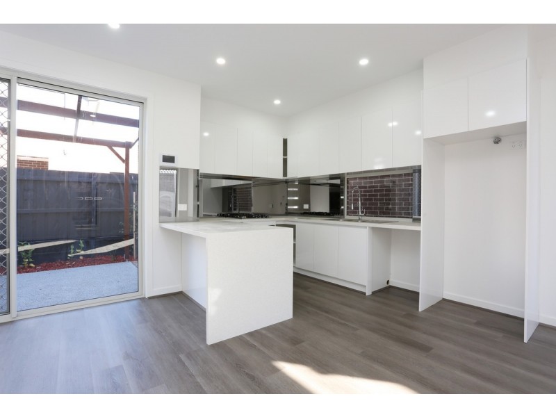 2/16 York Street, Glenroy VIC 3046