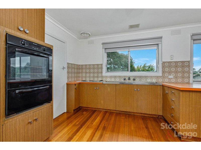 46 Valley Crescent, Glenroy VIC 3046