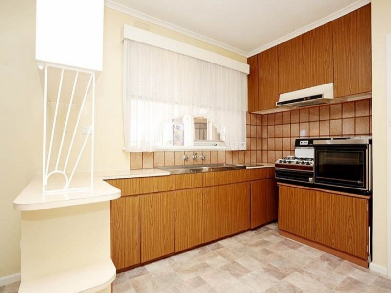 33 Anselm Grove, Glenroy VIC 3046
