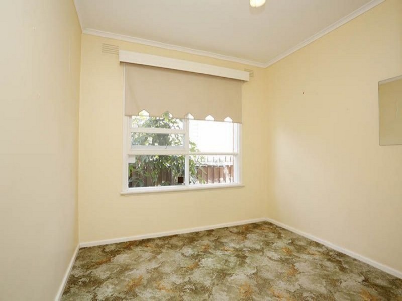 33 Anselm Grove, Glenroy VIC 3046