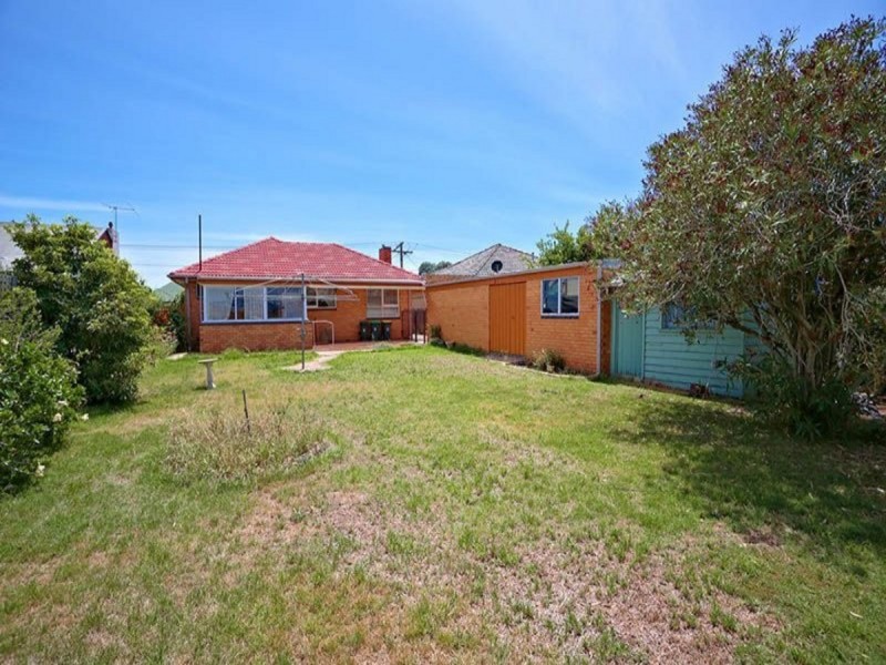 33 Anselm Grove, Glenroy VIC 3046