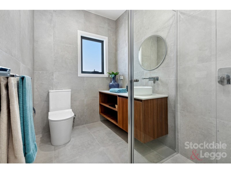 2/24 Maude Avenue, Glenroy VIC 3046