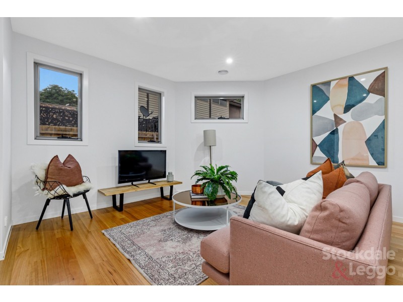 2/10 John Street, Oak Park VIC 3046