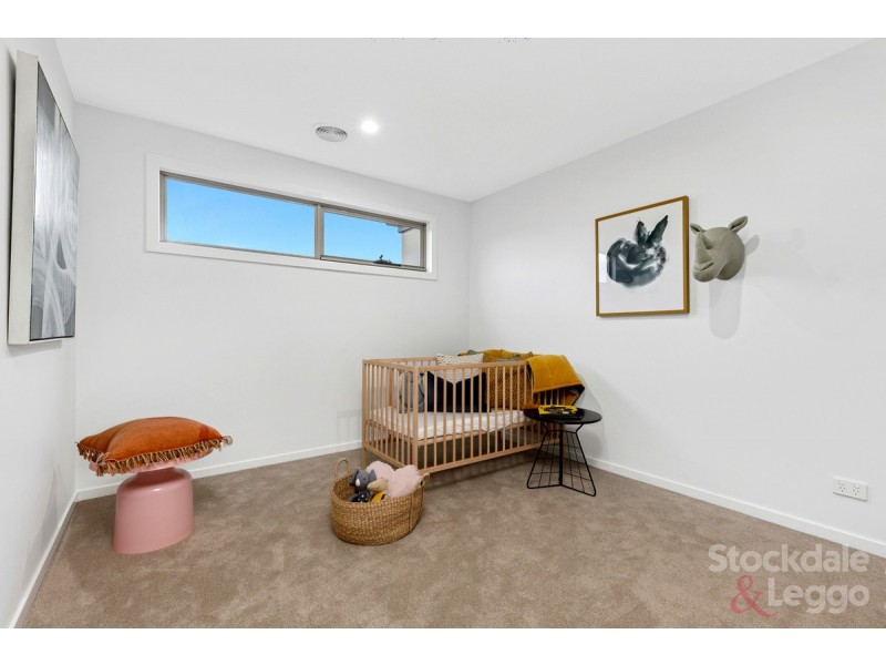 2/10 John Street, Oak Park VIC 3046