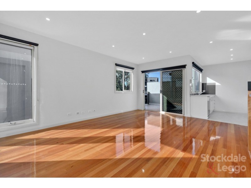 3/68 Wheatsheaf Road, Glenroy VIC 3046