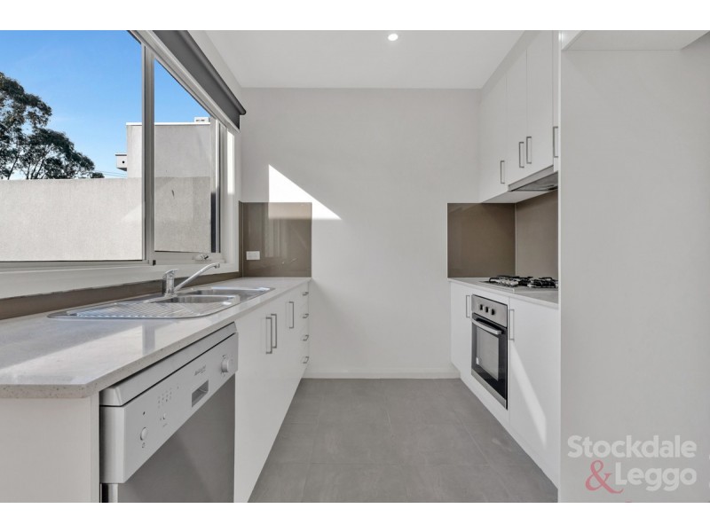 3/68 Wheatsheaf Road, Glenroy VIC 3046