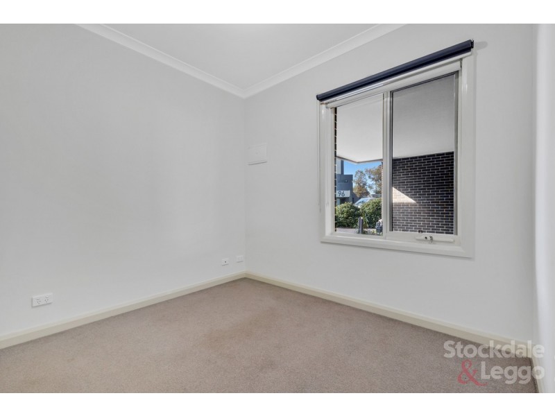 3/68 Wheatsheaf Road, Glenroy VIC 3046