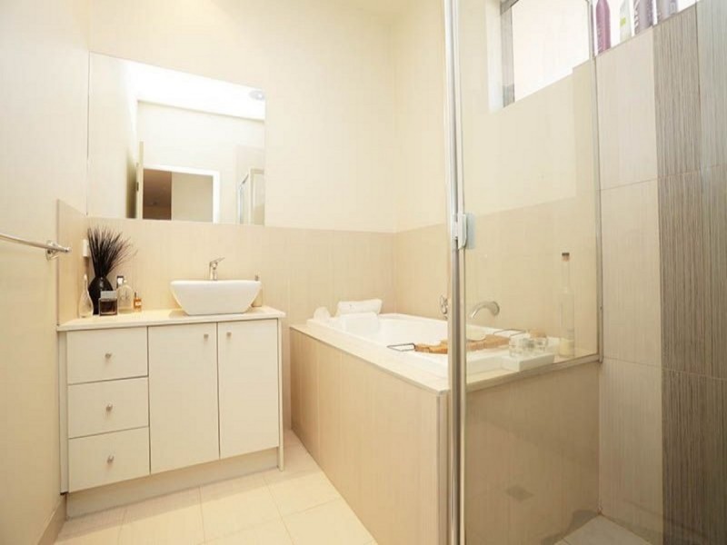 2/198 Waterloo Road, Oak Park VIC 3046
