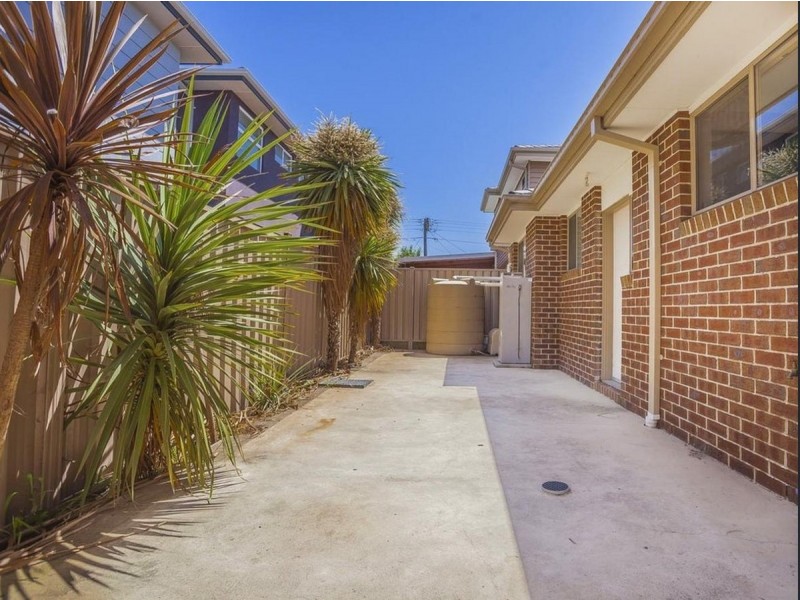 2/49 Melbourne Avenue, Glenroy VIC 3046