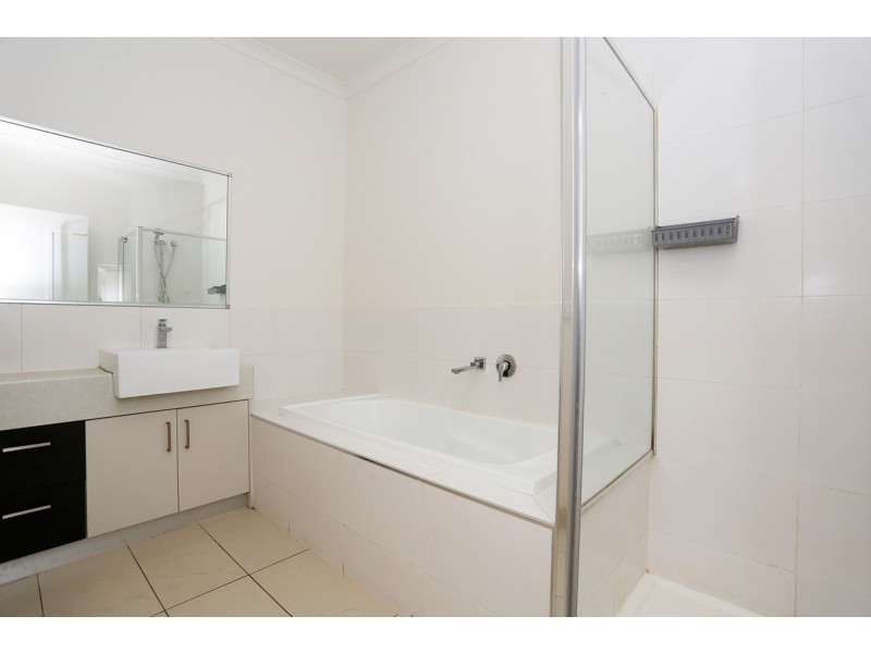 4/25 Gladstone Parade, Glenroy VIC 3046