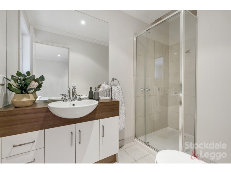 2/33 Evell Street, Glenroy VIC 3046