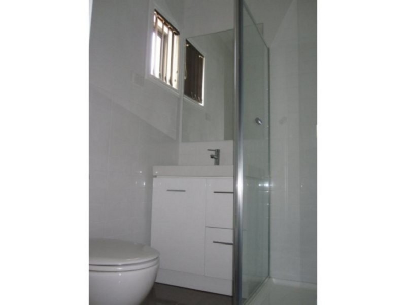 2/10 Churchill Street, Glenroy VIC 3046