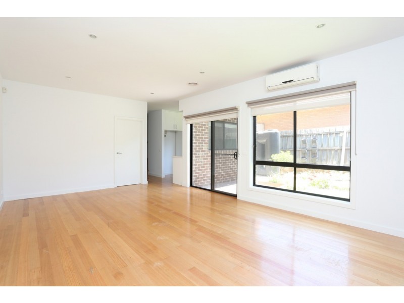 1/18 Josephine Street, Oak Park VIC 3046