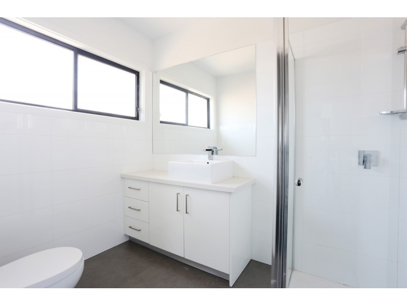 1/18 Josephine Street, Oak Park VIC 3046
