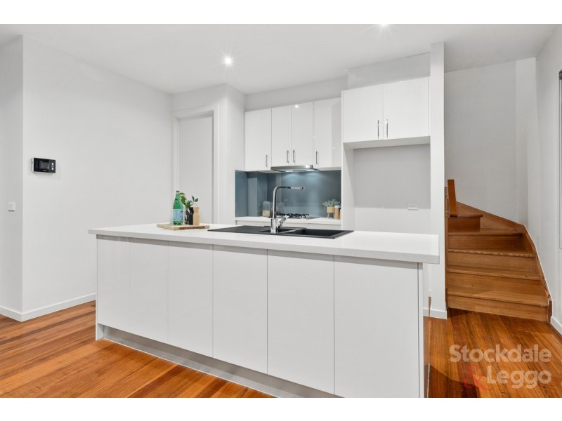 2/108 View Street, Glenroy VIC 3046