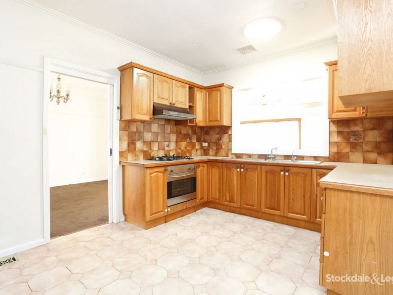 18 Maude Avenue, Glenroy VIC 3046