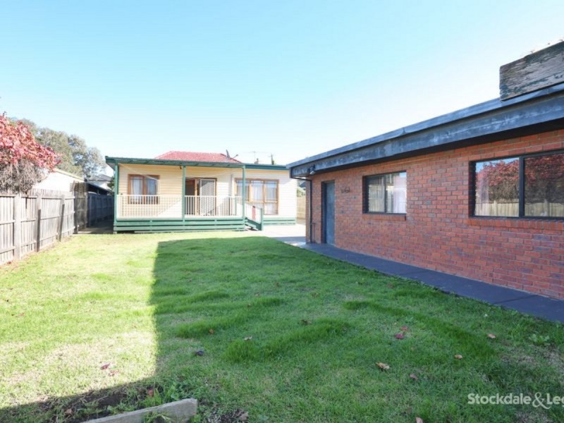 18 Maude Avenue, Glenroy VIC 3046