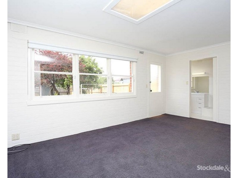 10 Cosmos Street, Glenroy VIC 3046