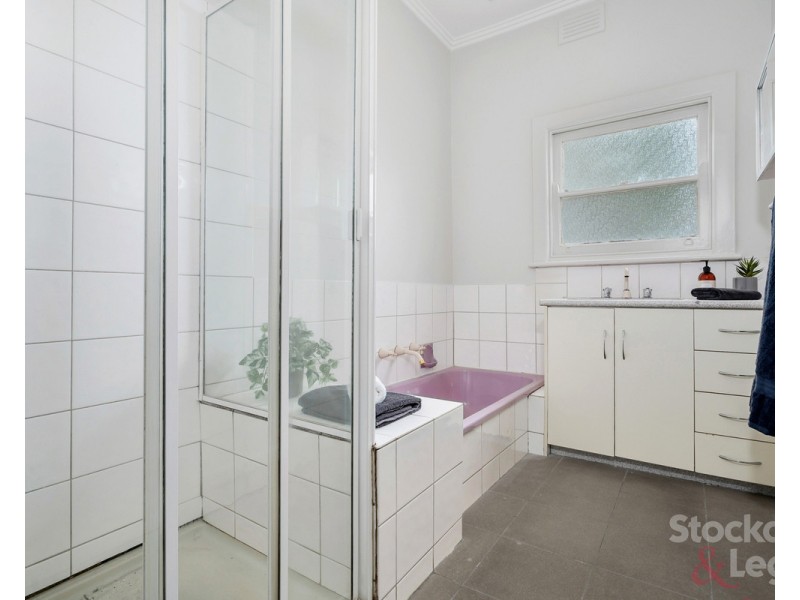 10 Dickinson Street, Hadfield VIC 3046