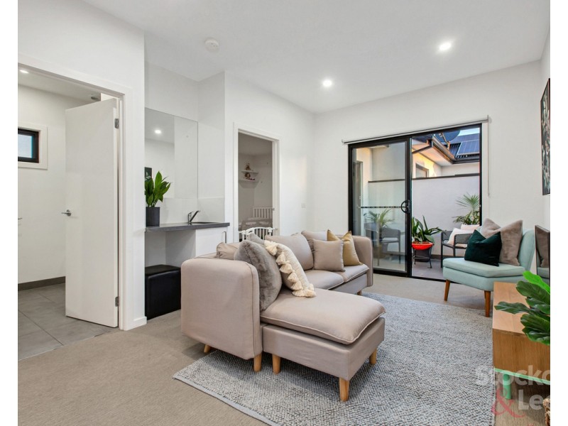 2/10 Caldwell Street, Glenroy VIC 3046