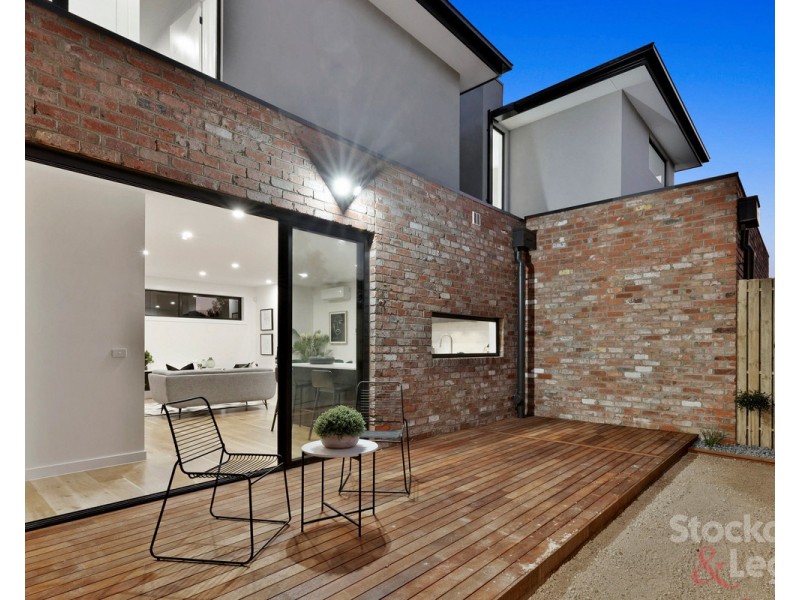 2/27 Neil Street, Hadfield VIC 3046